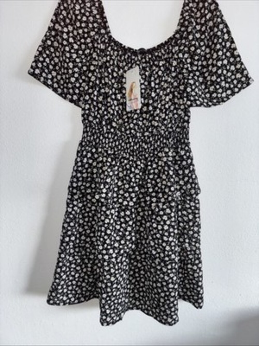 Pretty Garden Women's Floral Black Green Dress Short Sleeve Size Small NEW